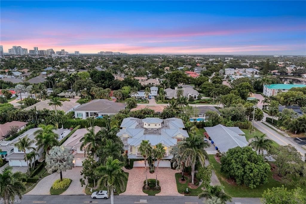 699 Fairway Ter, Naples, FL 34103-41