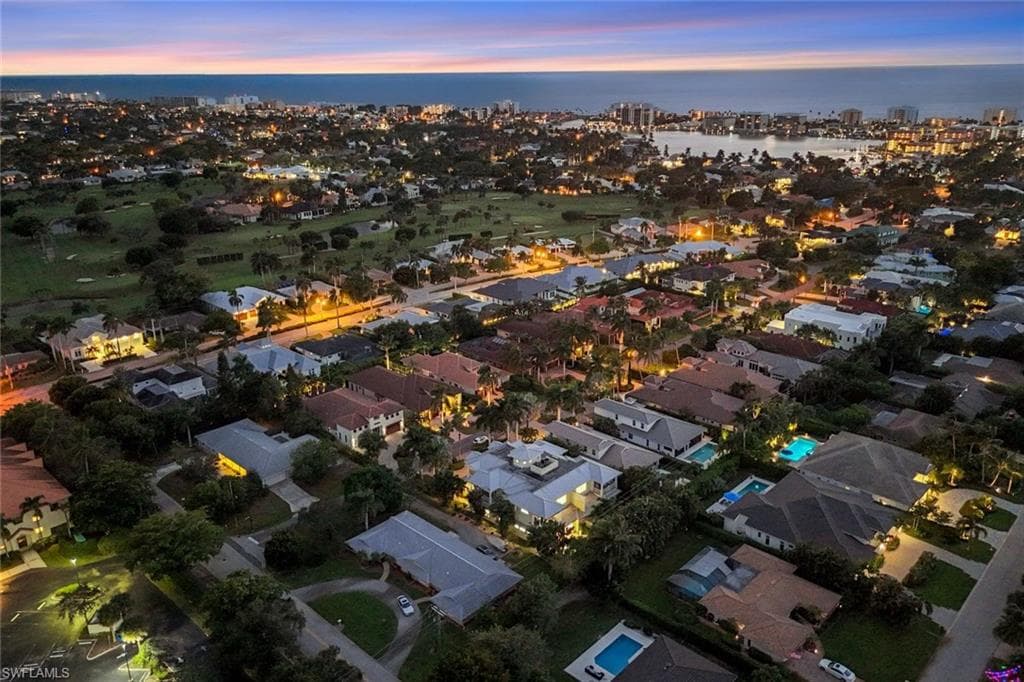 699 Fairway Ter, Naples, FL 34103-43