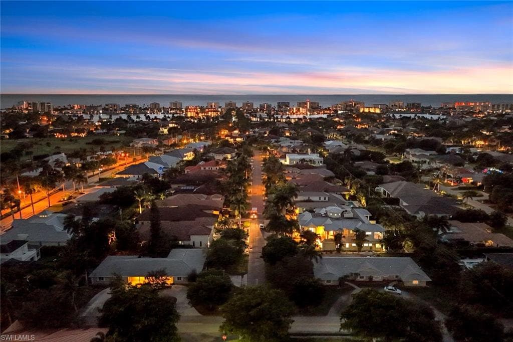 699 Fairway Ter, Naples, FL 34103-44