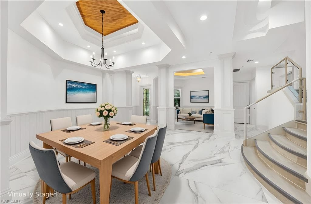 699 Fairway Ter, Naples, FL 34103-7