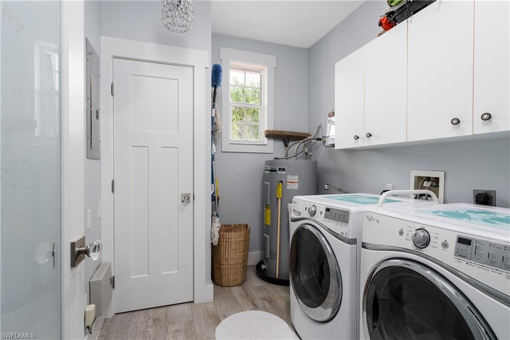 650 Lalique Cir 308, Naples, FL 34119-29