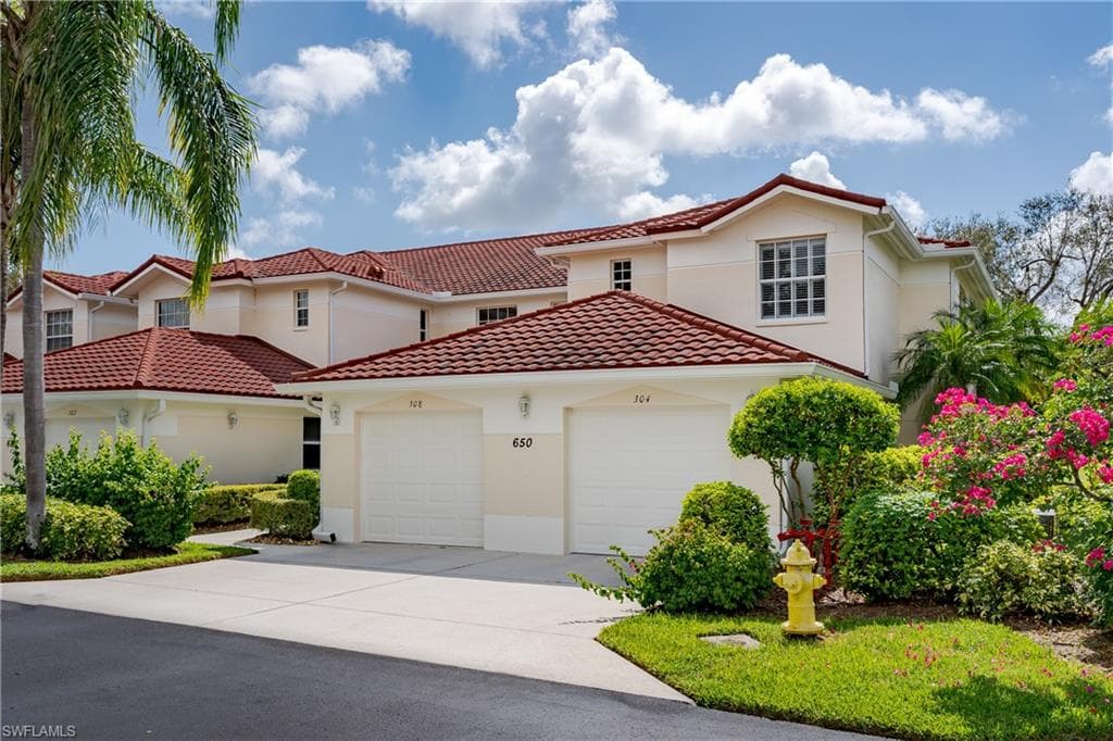 650 Lalique Cir 308, Naples, FL 34119-33