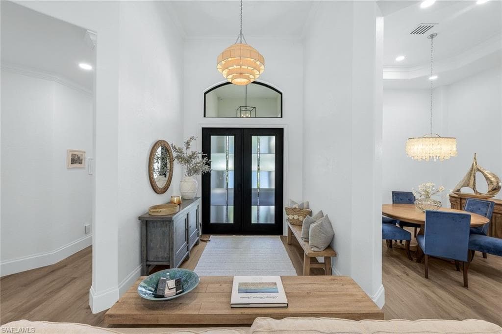 5092 Cerromar Dr, Naples, FL 34112-13