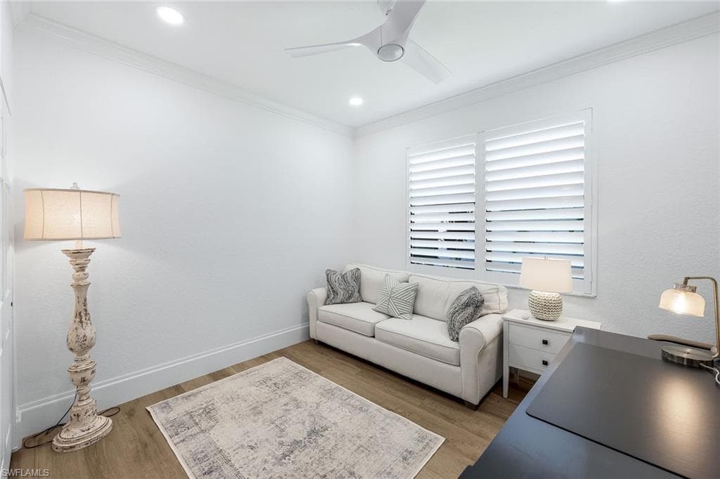 5092 Cerromar Dr, Naples, FL 34112-22