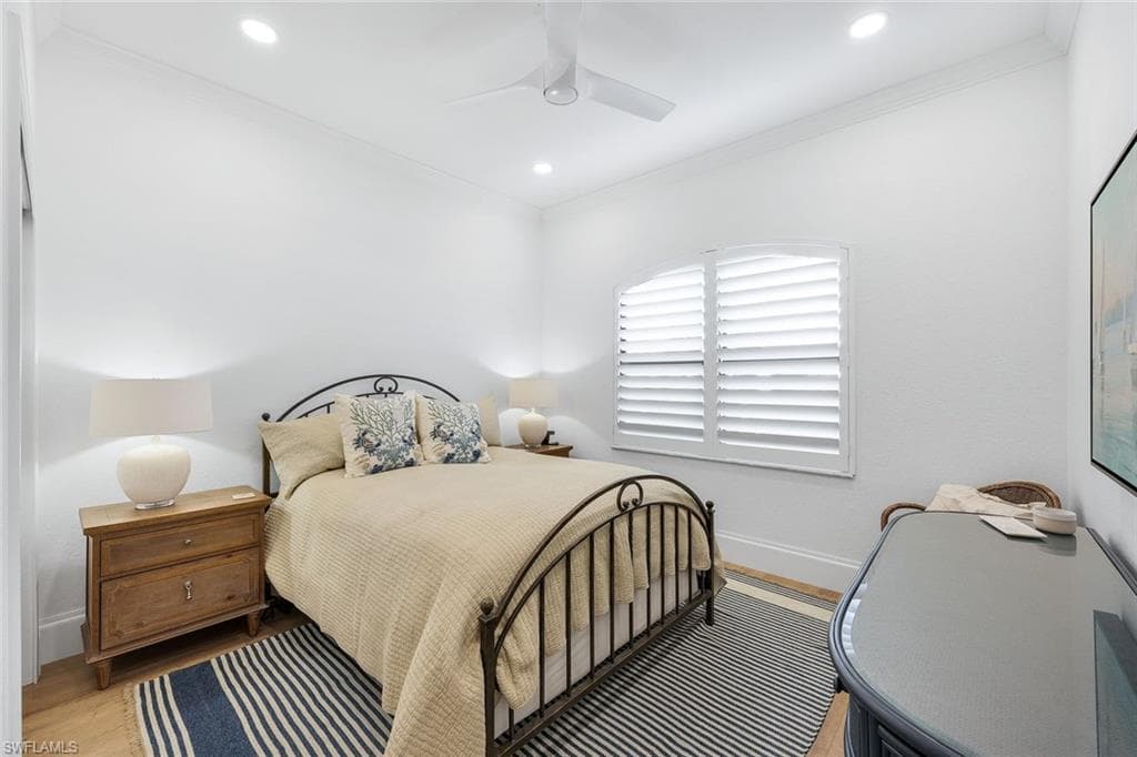 5092 Cerromar Dr, Naples, FL 34112-29