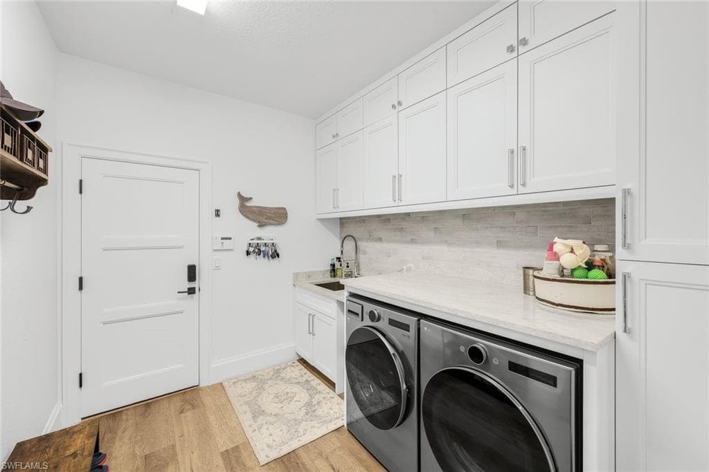 5092 Cerromar Dr, Naples, FL 34112-32