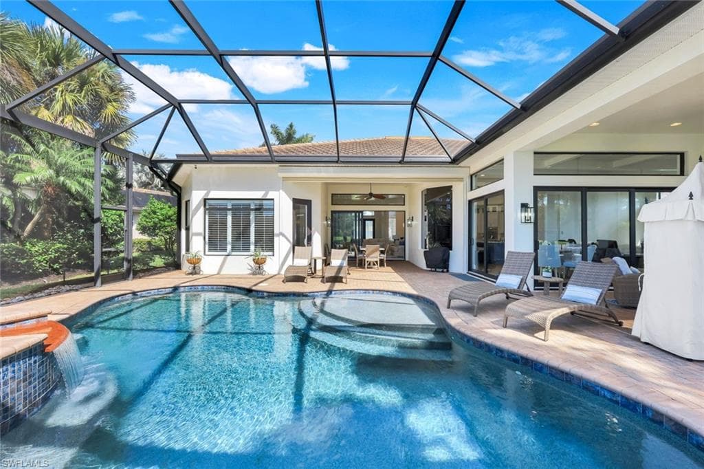 5092 Cerromar Dr, Naples, FL 34112-42