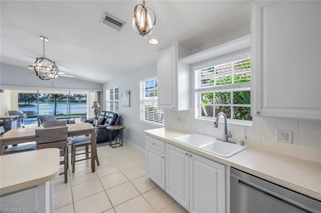 4251 Redonda Ln, Naples, FL 34119-12