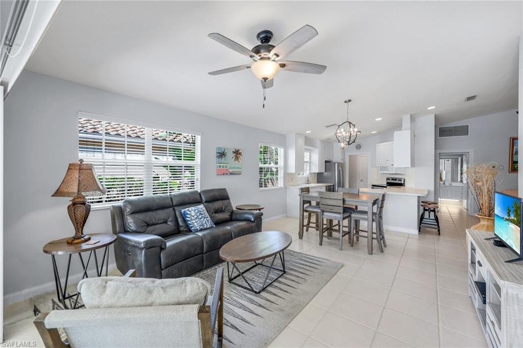4251 Redonda Ln, Naples, FL 34119-15