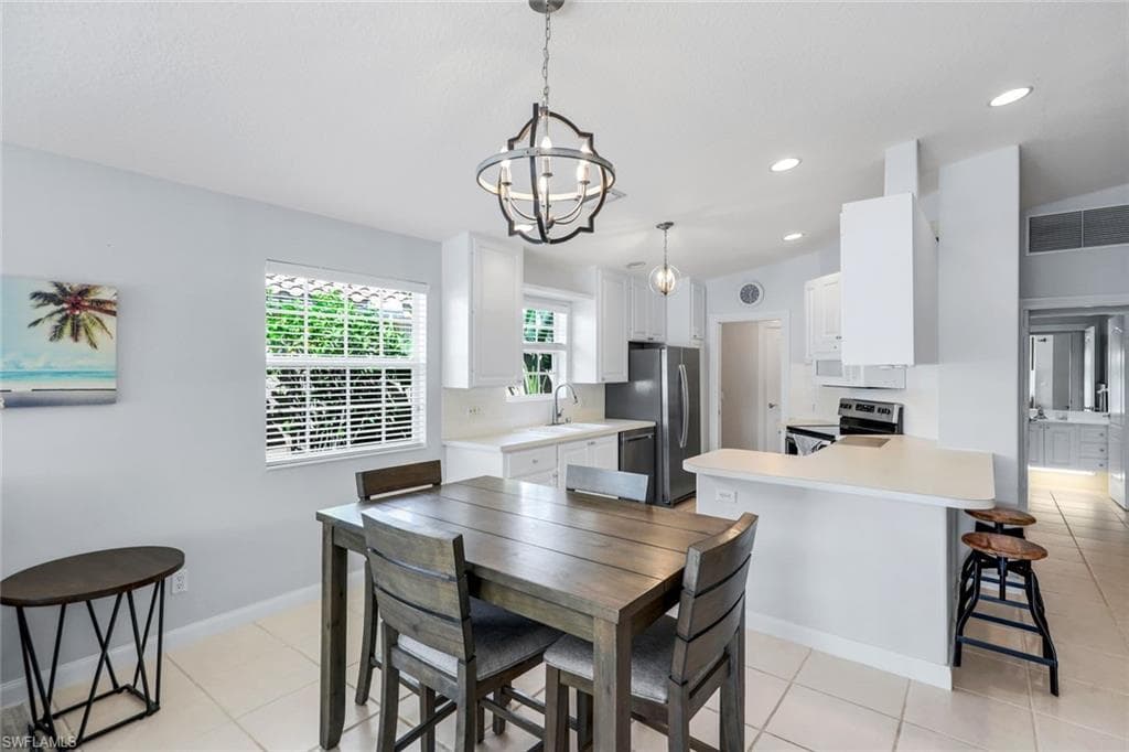 4251 Redonda Ln, Naples, FL 34119-17