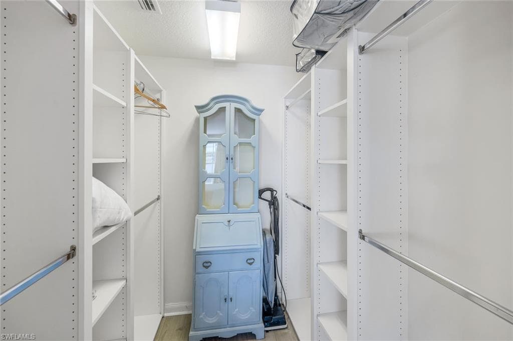 4251 Redonda Ln, Naples, FL 34119-20