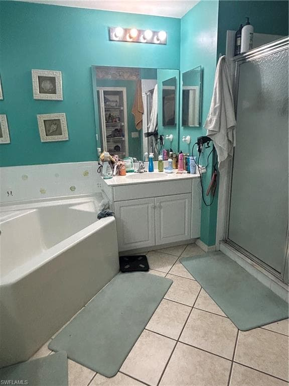 3545 Laurel Greens Ln N 103, Naples, FL 34119-21