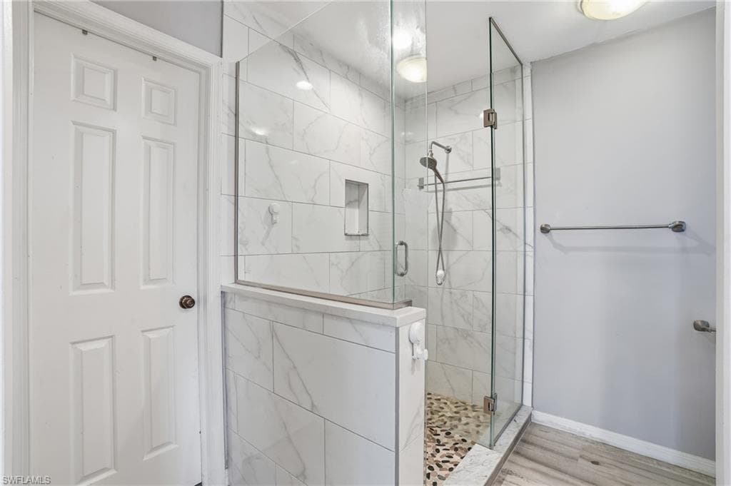 9542 Campbell Cir, Naples, FL 34109-8