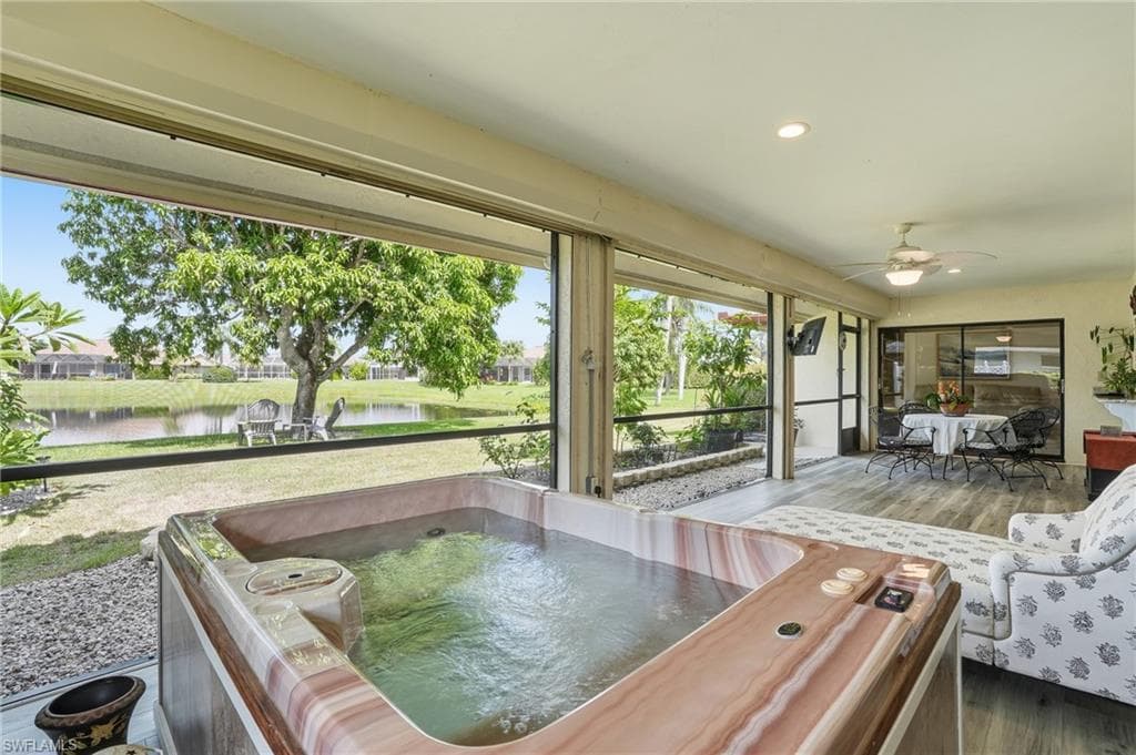 9542 Campbell Cir, Naples, FL 34109-10