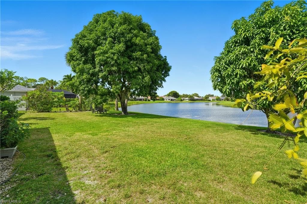 9542 Campbell Cir, Naples, FL 34109-15