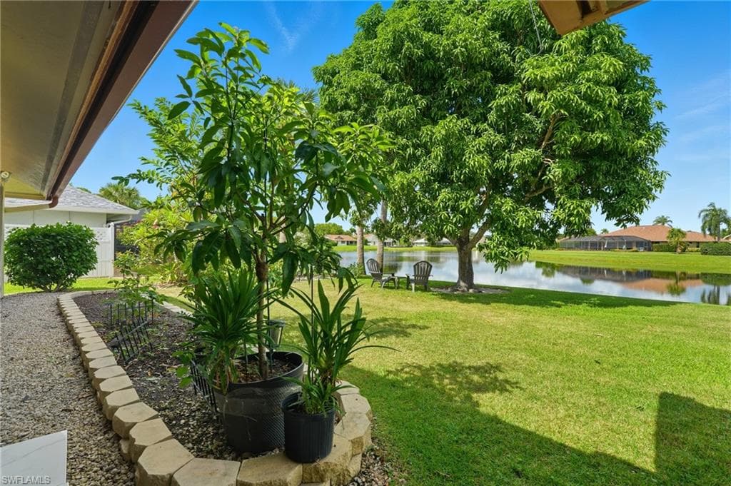 9542 Campbell Cir, Naples, FL 34109-16