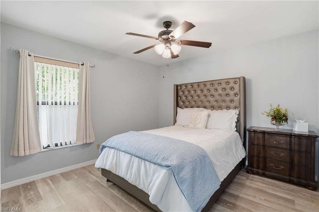 9542 Campbell Cir, Naples, FL 34109-17