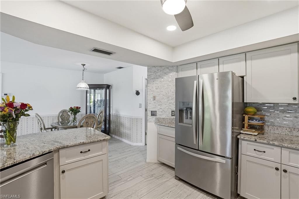 9542 Campbell Cir, Naples, FL 34109-3