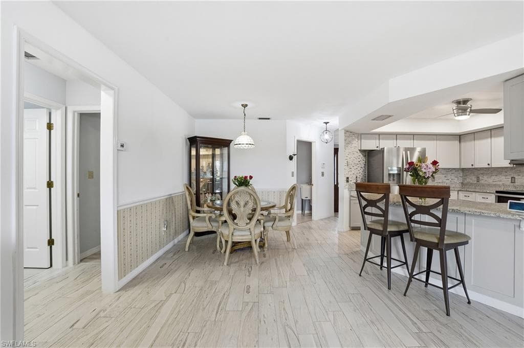 9542 Campbell Cir, Naples, FL 34109-5