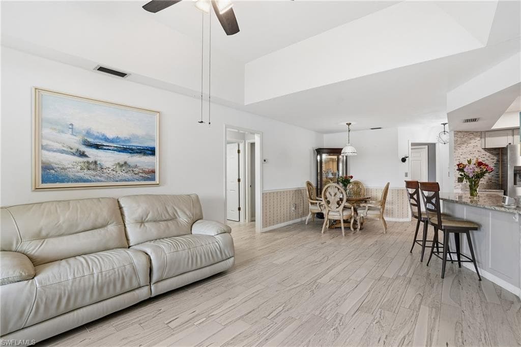 9542 Campbell Cir, Naples, FL 34109-6