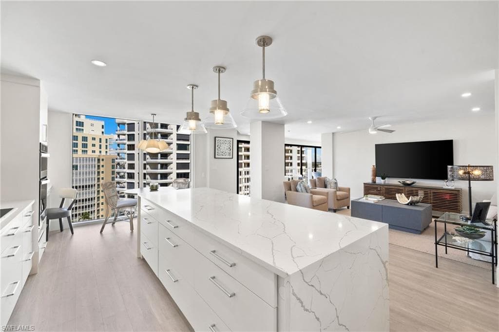 4401 Gulf Shore Blvd N 1606, Naples, FL 34103-5