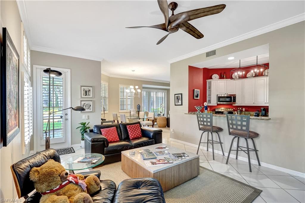 2100 L Ambiance Cir 101, Naples, FL 34108-8
