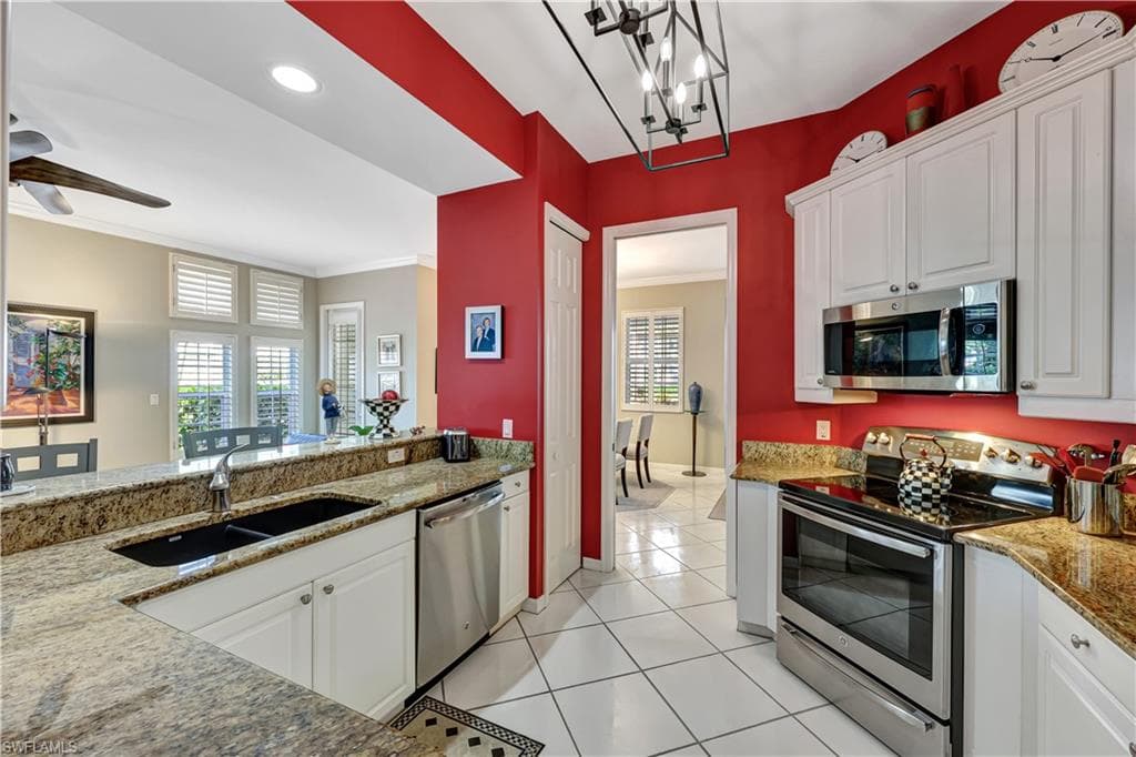 2100 L Ambiance Cir 101, Naples, FL 34108-12
