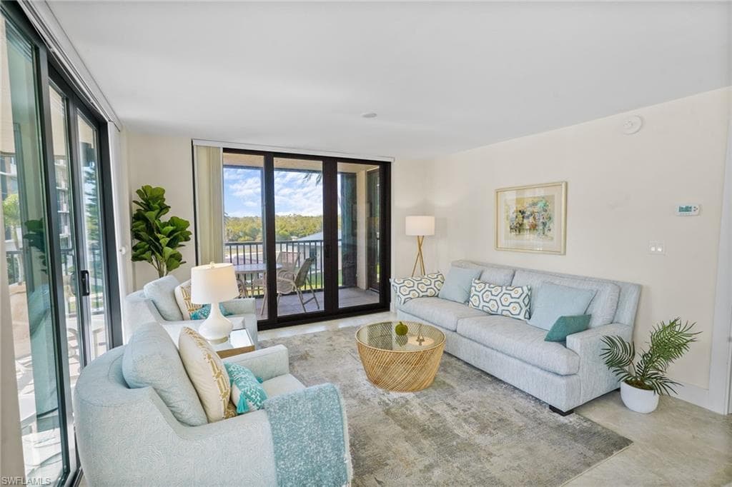 17 Bluebill Ave 101, Naples, FL 34108-8