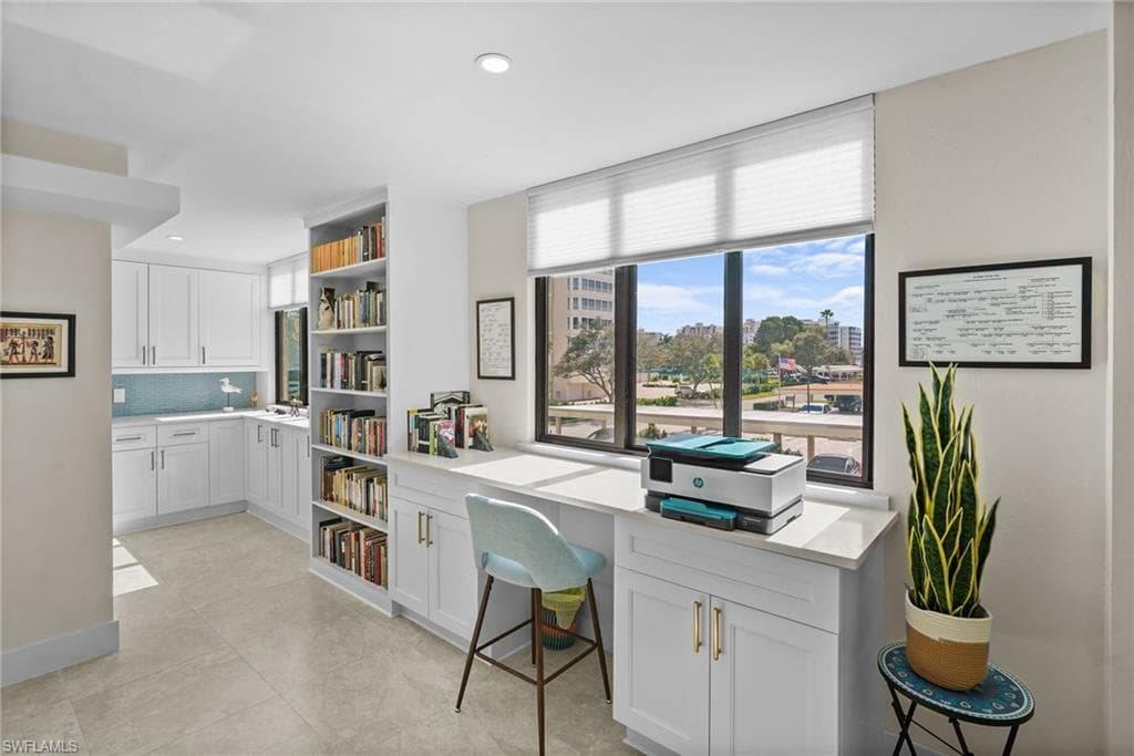 17 Bluebill Ave 101, Naples, FL 34108-10