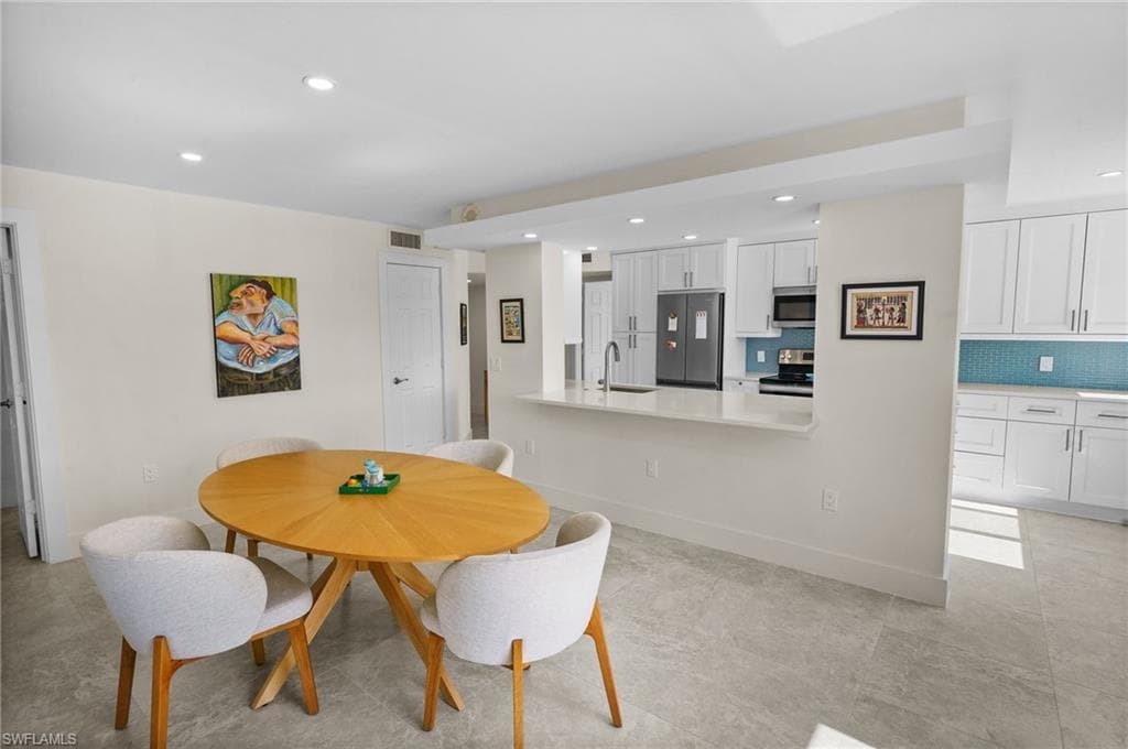 17 Bluebill Ave 101, Naples, FL 34108-11