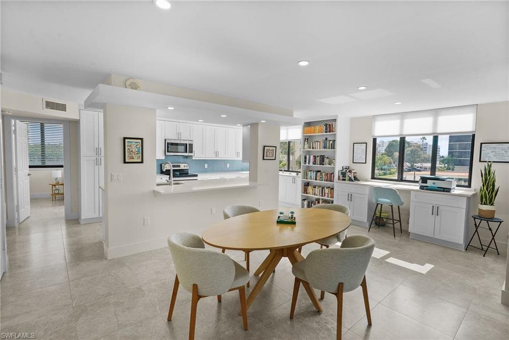 17 Bluebill Ave 101, Naples, FL 34108-13