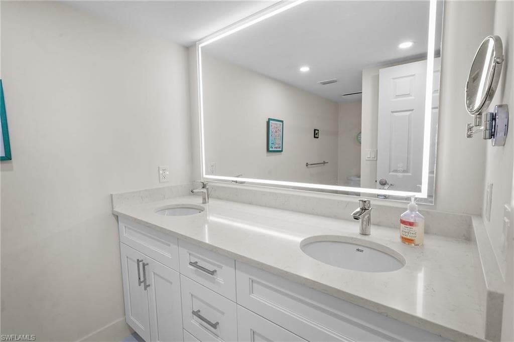 17 Bluebill Ave 101, Naples, FL 34108-14