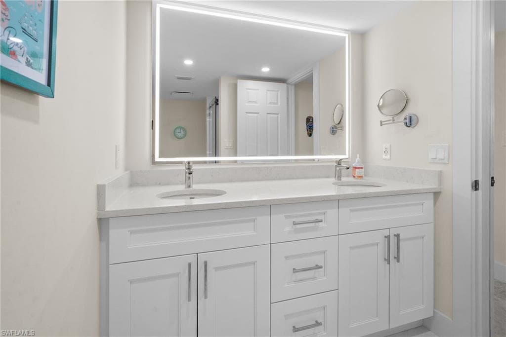 17 Bluebill Ave 101, Naples, FL 34108-16