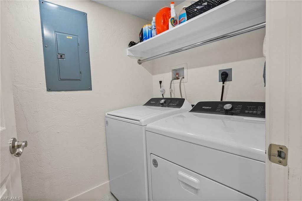 17 Bluebill Ave 101, Naples, FL 34108-22