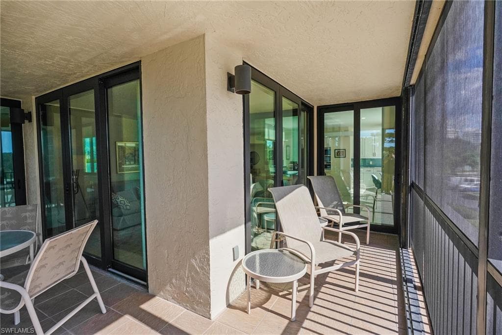 17 Bluebill Ave 101, Naples, FL 34108-24