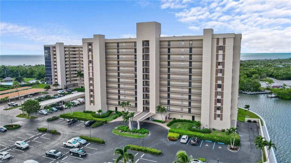 17 Bluebill Ave 101, Naples, FL 34108-30