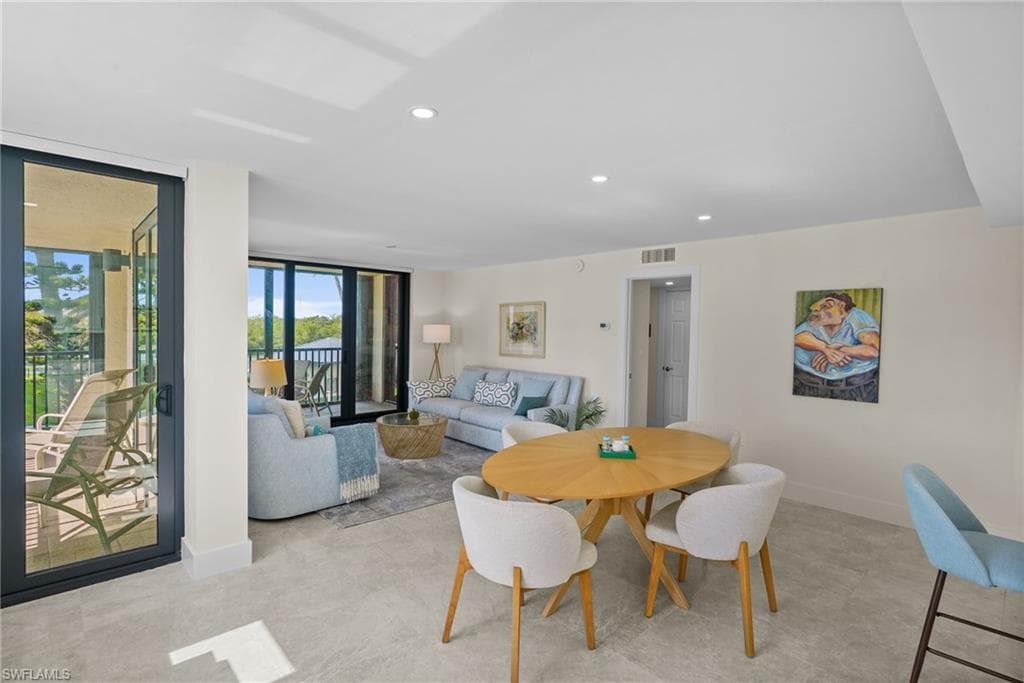 17 Bluebill Ave 101, Naples, FL 34108-6