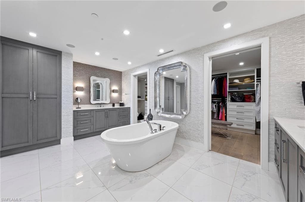 13915 Old Coast Rd 1706, Naples, FL 34110-17