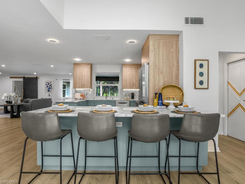 5311 Hickory Wood Dr, Naples, FL 34119-8