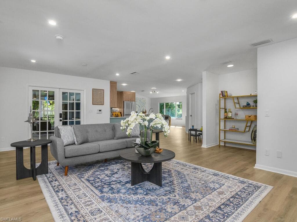 5311 Hickory Wood Dr, Naples, FL 34119-11