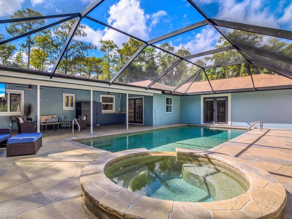 5311 Hickory Wood Dr, Naples, FL 34119-29