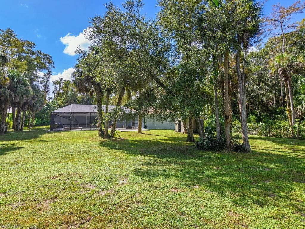 5311 Hickory Wood Dr, Naples, FL 34119-38