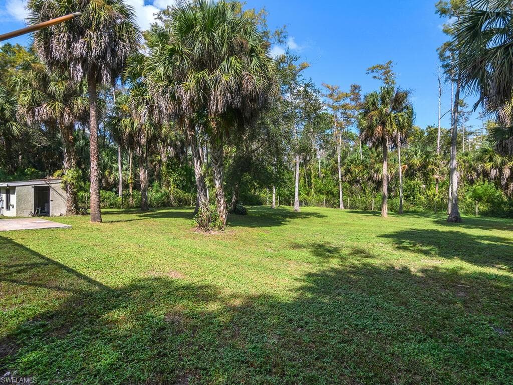 5311 Hickory Wood Dr, Naples, FL 34119-39