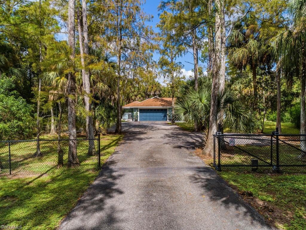 5311 Hickory Wood Dr, Naples, FL 34119-41