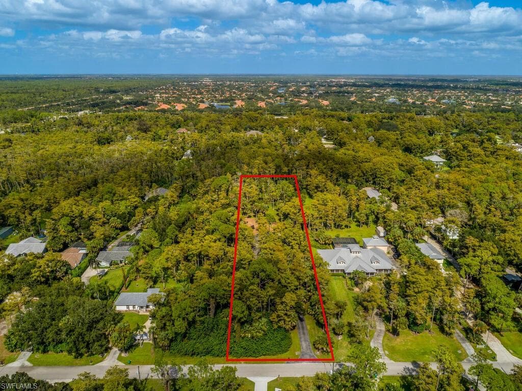 5311 Hickory Wood Dr, Naples, FL 34119-3