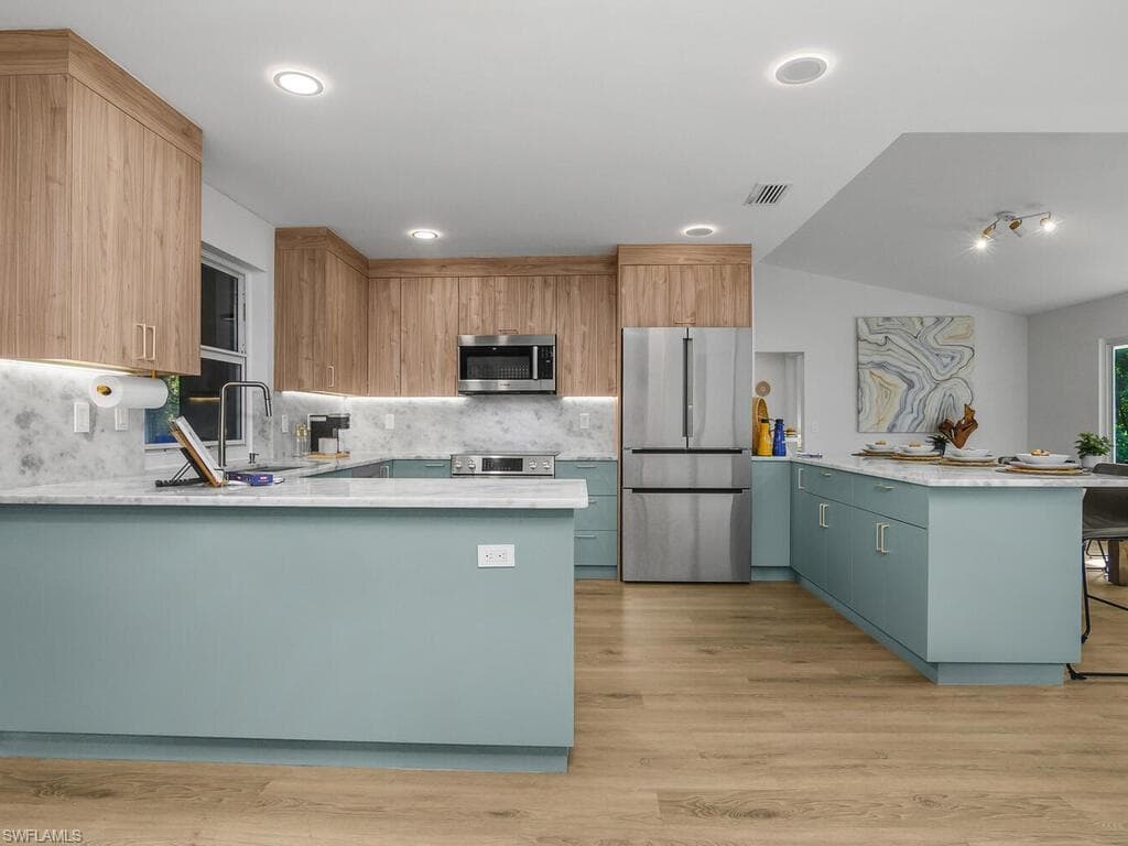 5311 Hickory Wood Dr, Naples, FL 34119-5