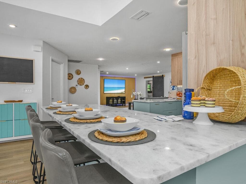 5311 Hickory Wood Dr, Naples, FL 34119-7