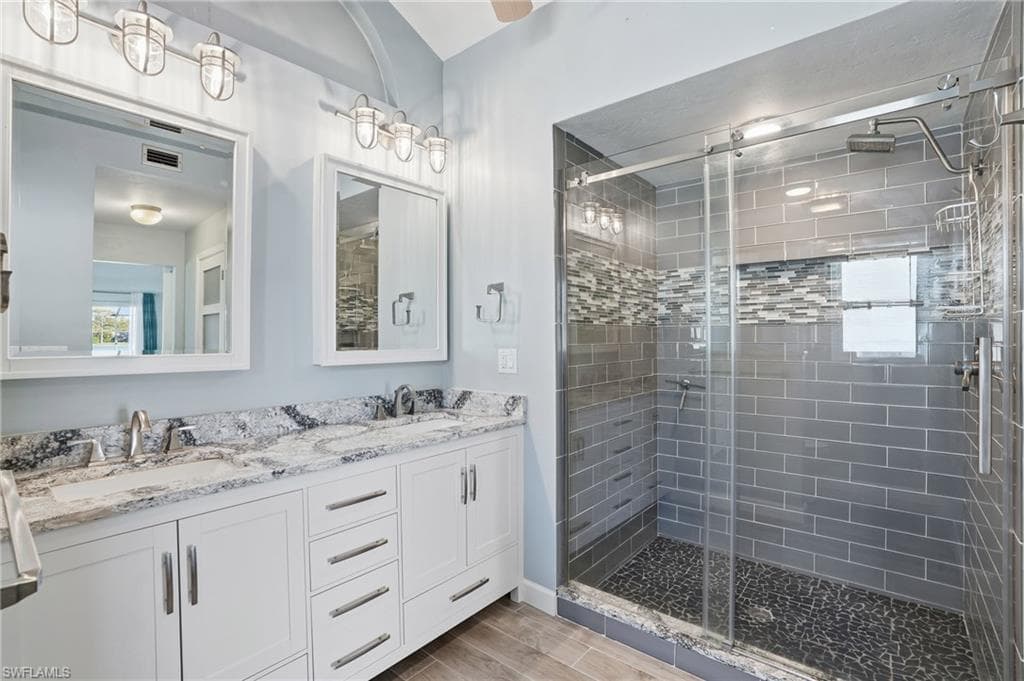 6735 Plantation Manor Loop, Fort Myers, FL 33966-17