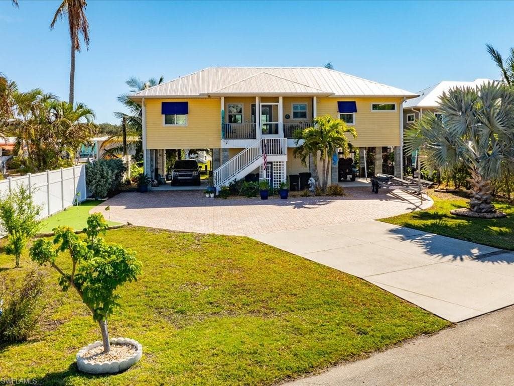 24536 Dolphin St, Bonita Springs, FL 34134-40