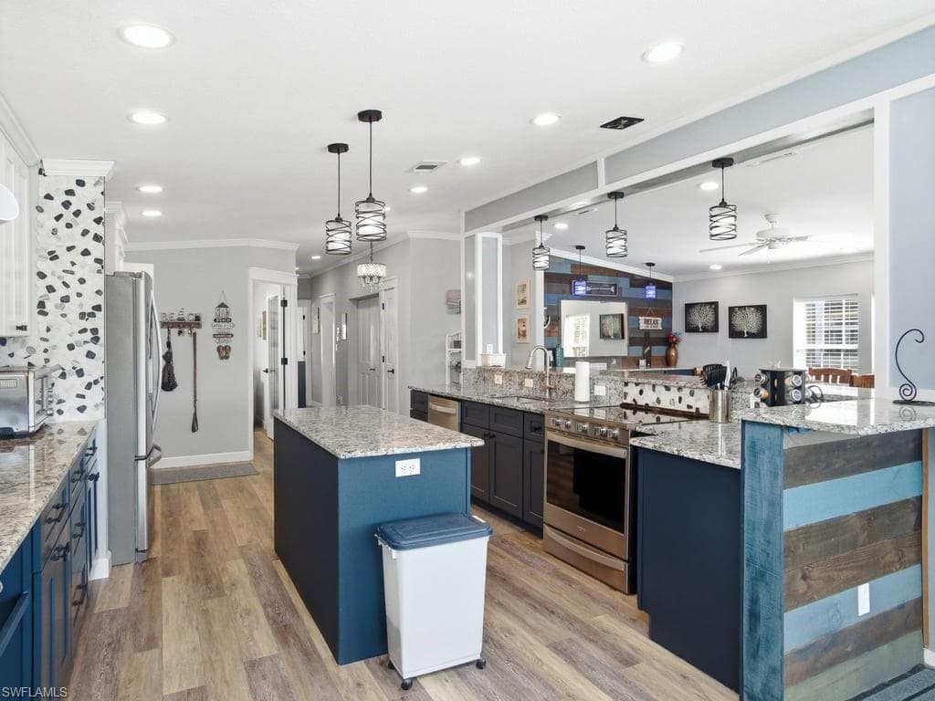 17550 Canal Cove Ct, Fort Myers Beach, FL 33931-12